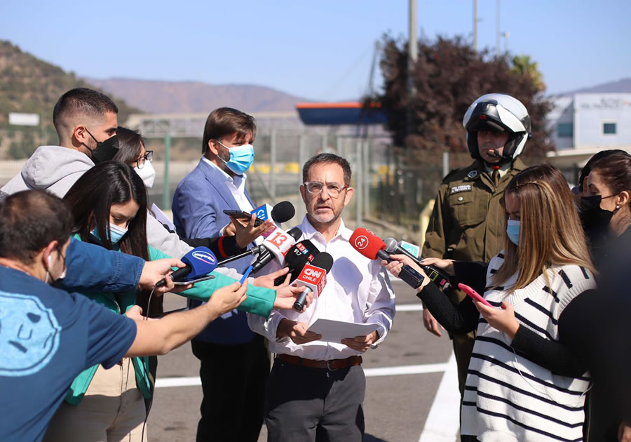 Ministro Juan Carlos García monitorea medidas especiales en carreteras ante masivo retorno vehicular a Santiago