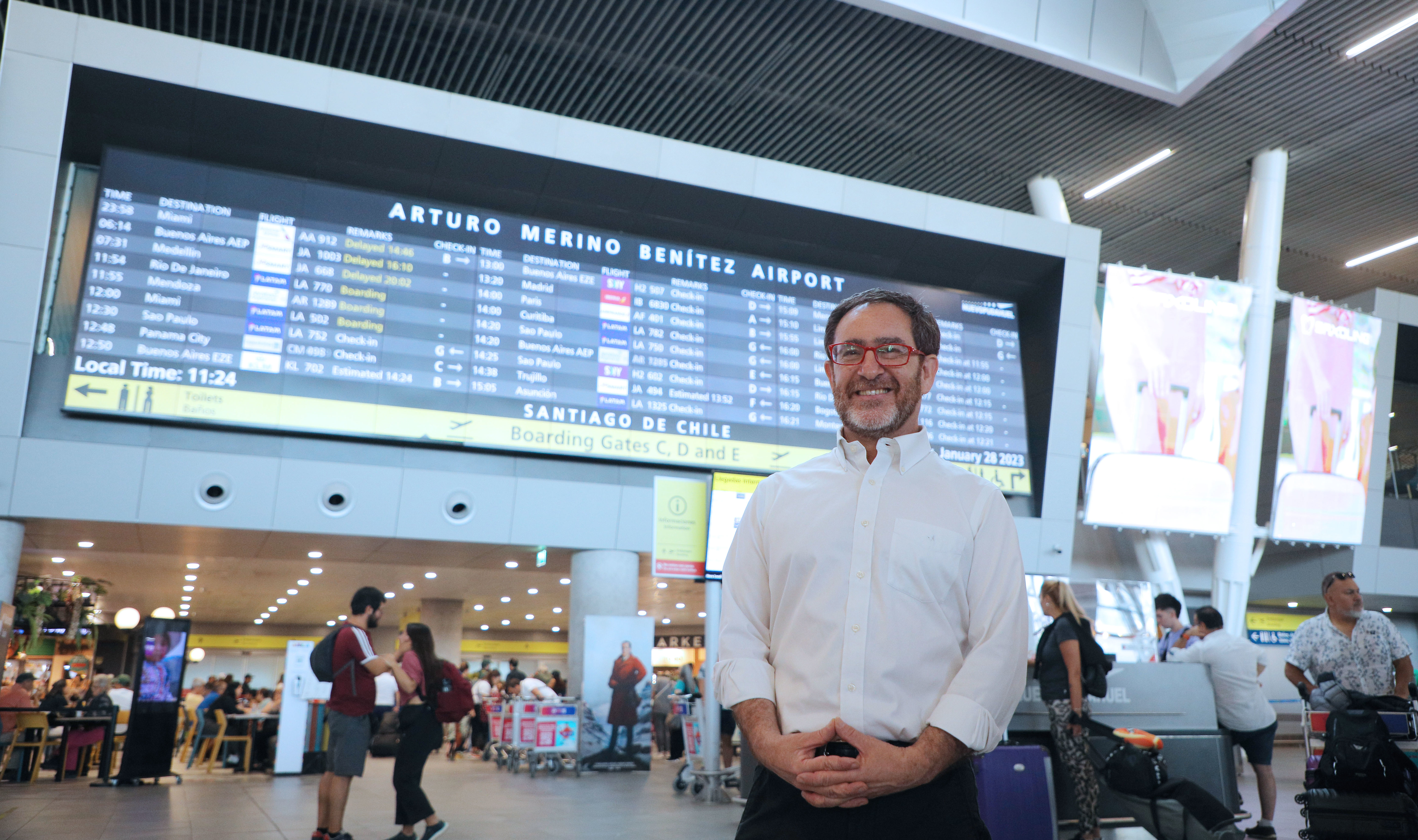 Ministro García ante recambio de veraneantes realiza positivo balance por aumento de viajes en aeropuertos y carreteras