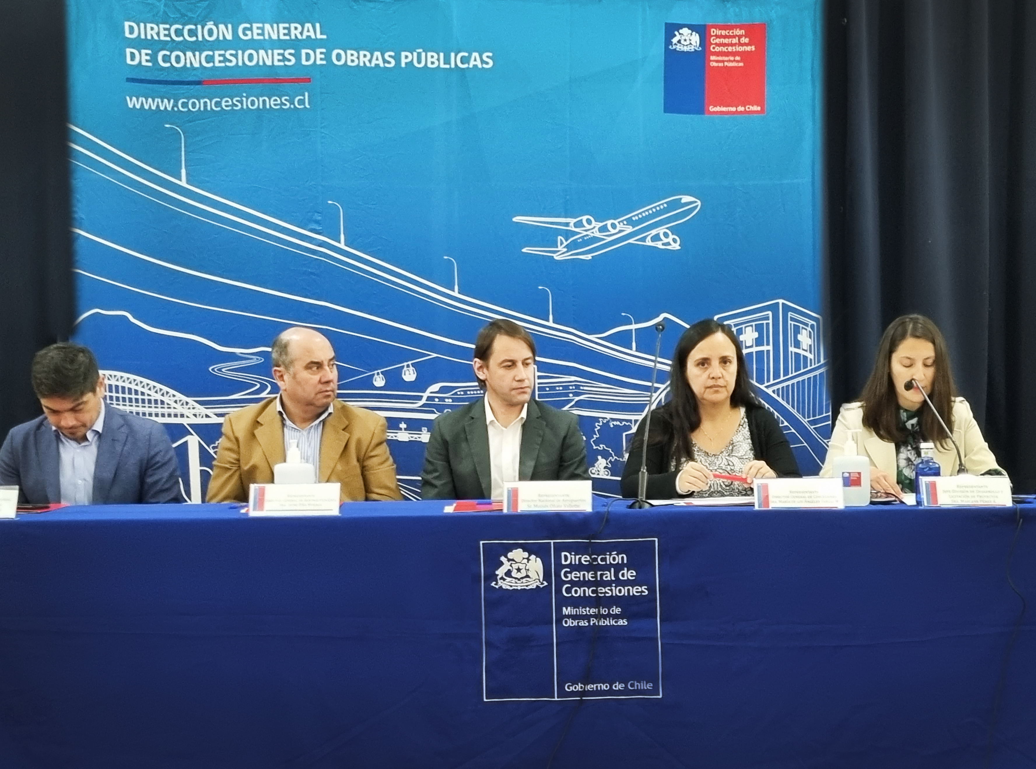 Este viernes se realizó la Apertura de Ofertas Económicas para la  Tercera Concesión del Aeropuerto El Loa