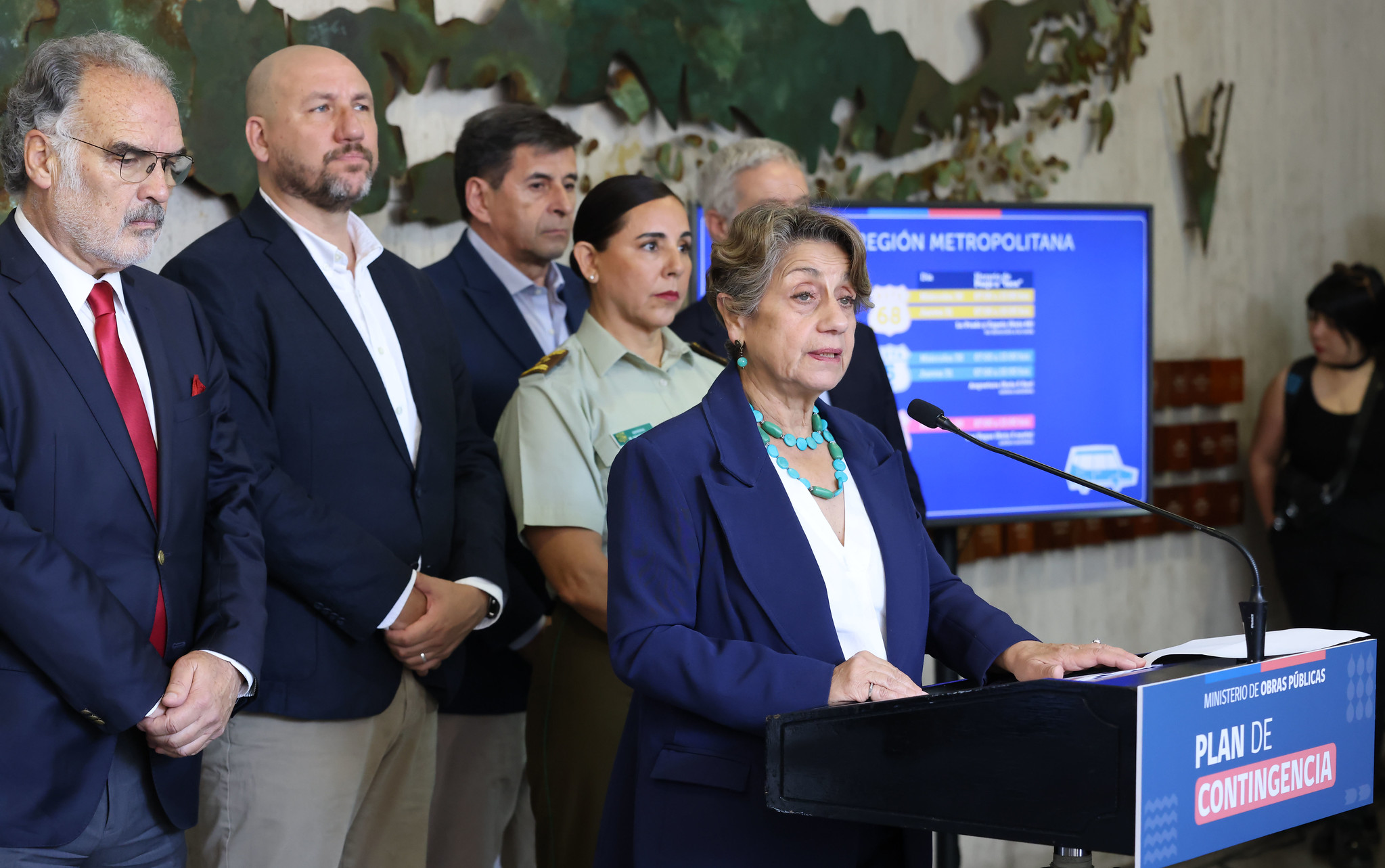 MOP activa plan de contingencia para fin de semana largo ante masiva salida de Santiago de más de medio millón de vehículos