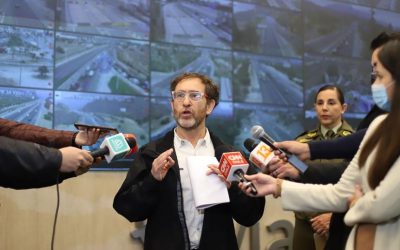 Ministro García da a conocer balance de masiva salida vehicular de la RM por fin de semana largo