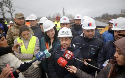 Ministra Jessica López informa plazos de recuperación de conectividad en el Puente Lircay de la Ruta 5 Sur