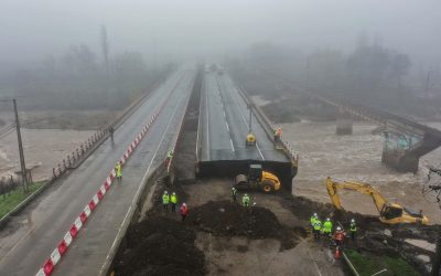 Ministra Jessica López informa apertura para el tránsito vehicular del Puente Lircay en la Ruta 5 Sur