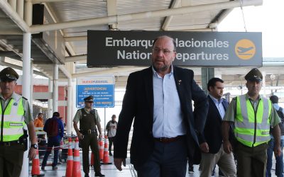 Ministro Moreno supervisa el inicio del cierre de fronteras en aeropuerto Nuevo Pudahuel