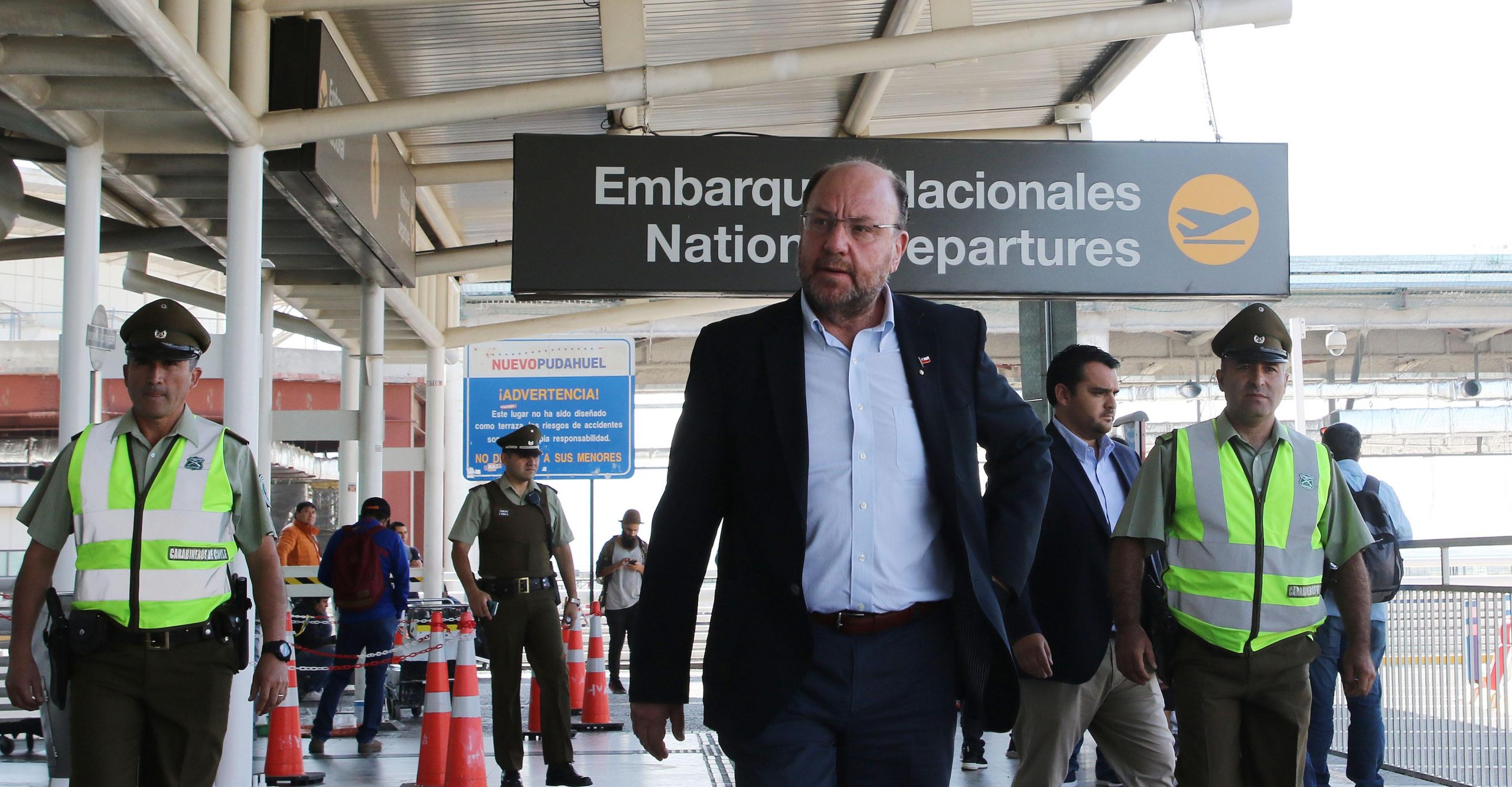 ministro-aeropuerto-1