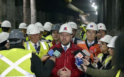Ministro Moreno inspecciona construcción de túneles de autopista AVO I bajo el Parque Vespucio