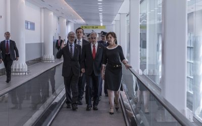 EL MINISTRO DE OBRAS PÚBLICAS JUAN ANDRÉS FONTAINE JUNTO AL PRESIDENTE DE LA REPÚBLICA SEBASTIÁN PIÑERA INAUGURÓ EL NUEVO ESPIGÓN EN AEROPUERTO ARTURO MERINO BENÍTEZ