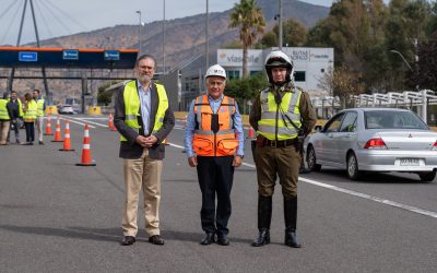 MOP monitorea masiva salida de Santiago por fin de semana largo: Más de 460 mil vehículos y 244 mil pasajeros en AMB
