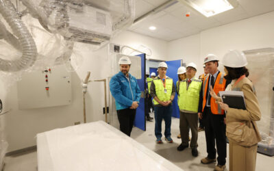 Ministro Arrau supervisa construcción de nuevo Hospital del Salvador que entrará en operación en los próximos meses
